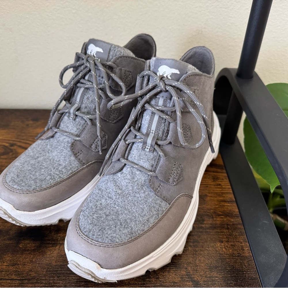 SOLD LOCALLY SOREL Kinetic Breakthru Caribou Waterproof size 9.5